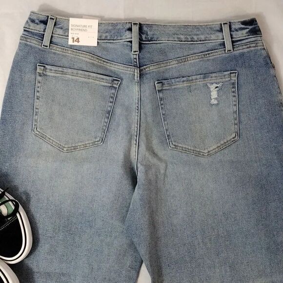 Lane Bryant Paint Splatter Distressed Boyfriend Jeans Plussize 14 NWT - Picture 11 of 16